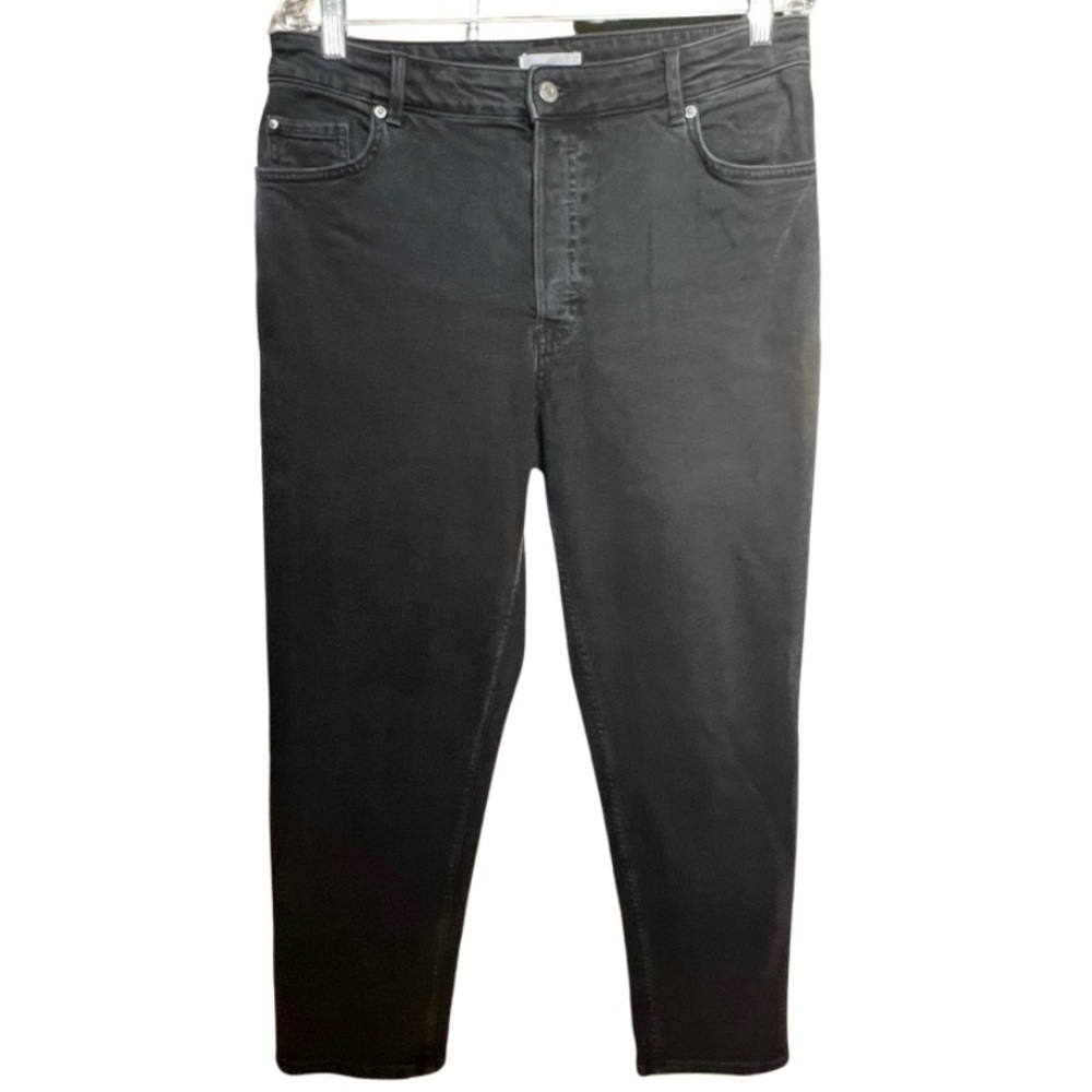 H&M women’s Size 12 black straight/skinny jeans